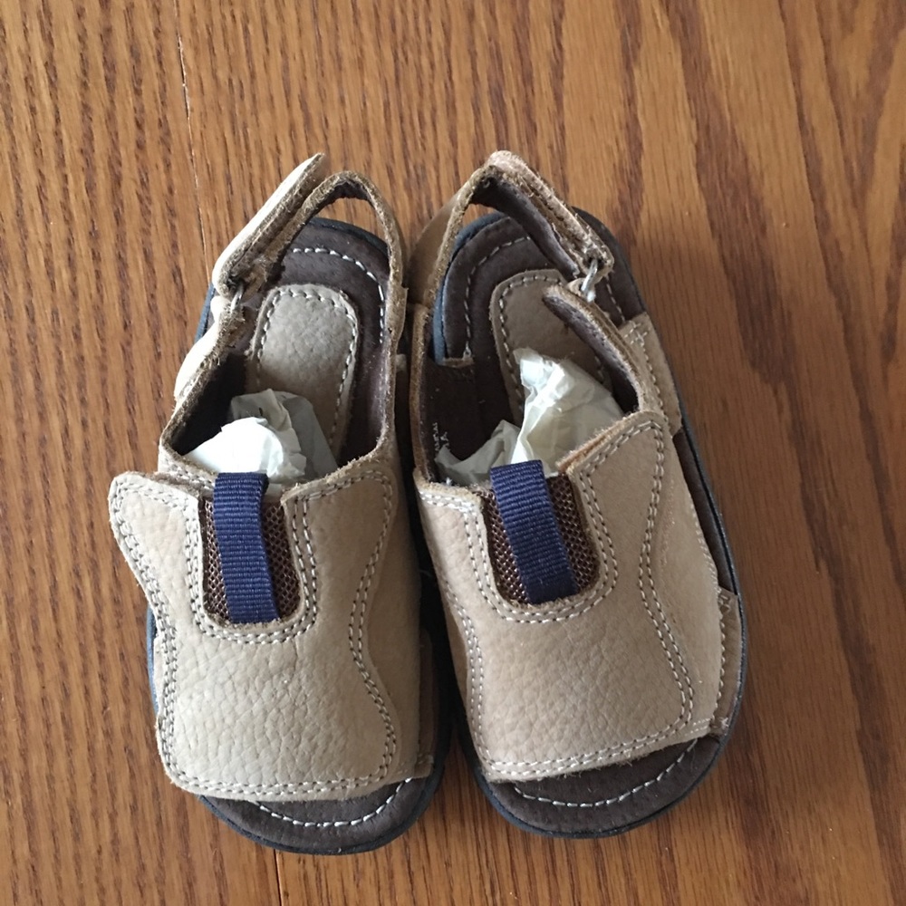 Leaps n Bounds never worn toddler suede sandals